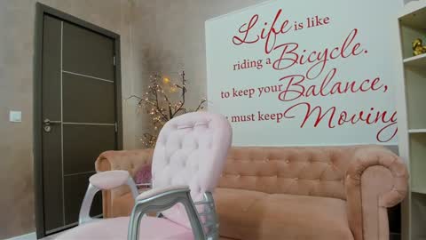 Snapshot of nicole___19 chatting on December 17, 8:32 pm Nico online show from December 17, 8:32 pm