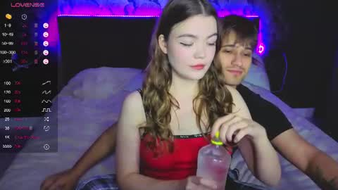 Snapshot of nicole_and_nick chatting on June 27, 8:58 pm Nicole and Nick online show from June 27, 8:58 pm
