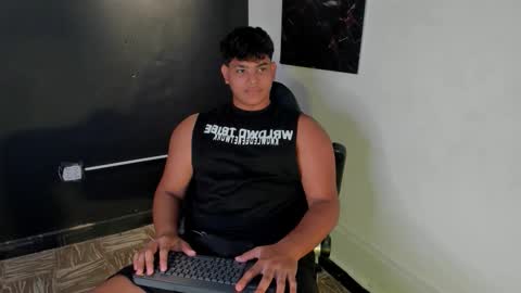 nicole_and_thiago1 online show from March 6, 9:22 pm