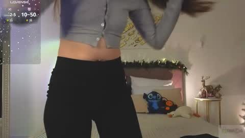 Snapshot of nicole_broown chatting on January 16, 9:19 pm Nicole online show from January 16, 9:19 pm