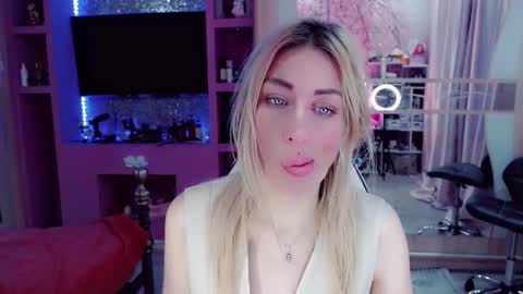 Nicole online show from December 15, 2:16 am