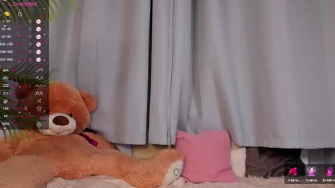 Nicole Grifin online show from January 13, 4:19 pm