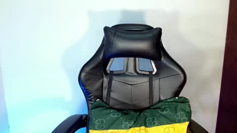 nicole_kiss01 online show from February 6, 10:15 am