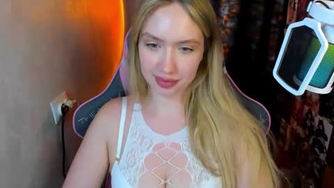 Snapshot of nicole_ricci_ chatting on October 20, 6:30 pm Nicole online show from October 20, 6:30 pm