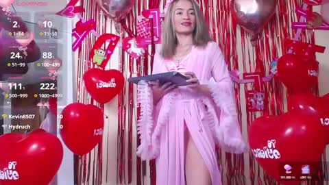 Nicole Santana online show from February 15, 12:37 am