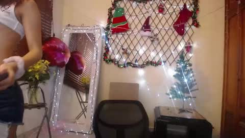 Nicole Santana online show from November 24, 9:14 pm