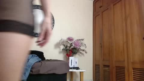 Nicole Santana online show from May 20, 9:32 pm