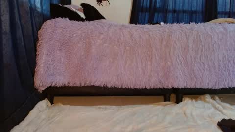  Anna Nicole  online show from January 4, 4:54 pm