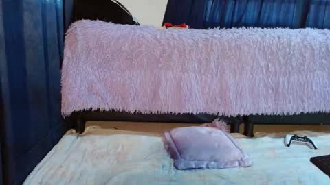  Anna Nicole  online show from February 18, 3:32 pm