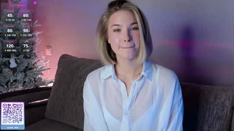 Snapshot of nicole_w00 chatting on January 16, 4:07 pm Nicole online show from January 16, 4:07 pm