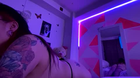 Snapshot of nicole_wc chatting on June 2, 5:31 am Nicole online show from June 2, 5:31 am