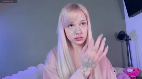 Mary online show from April 10, 10:53 am