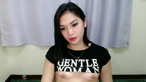 NICOLE online show from February 25, 5:15 pm