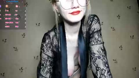 NicoleDavis online show from June 25, 7:40 pm