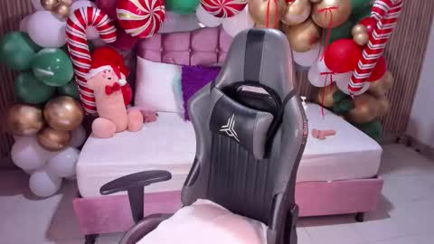 nicolee19_ online show from December 20, 11:06 am