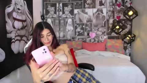 N i c o l e  online show from February 16, 5:37 pm