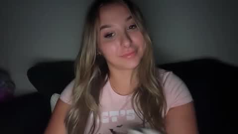 Snapshot of nicolelovesyou444 chatting on November 5, 12:27 pm nicolelovesyou444 online show from November 5, 12:27 pm