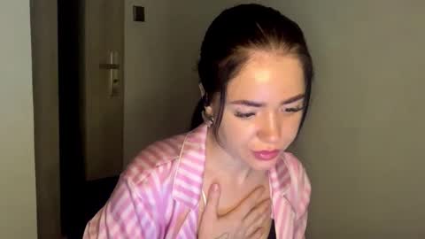 Nicole online show from March 17, 9:40 pm