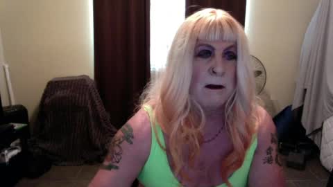 Snapshot of nicolescdfantasies chatting on May 11, 10:40 pm Nicole CD online show from May 11, 10:40 pm