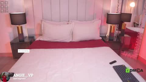 Snapshot of nicoleth18 chatting on March 24, 11:37 am nicoleth18 online show from March 24, 11:37 am