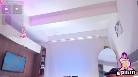 Snapshot of nicolette_tay chatting on April 26, 2:37 pm Nicol online show from April 26, 2:37 pm