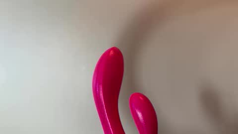 nicolewhispers online show from November 19, 11:27 pm