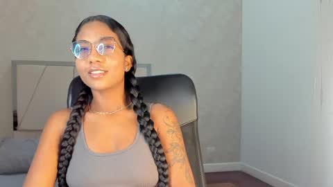 Snapshot of nicoll_ruiz_ chatting on April 14, 2:50 am Nicol online show from April 14, 2:50 am