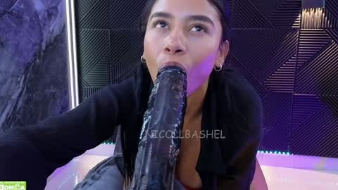 Nicoll  Independent model online show from January 29, 9:01 am