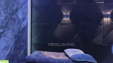 Nicoll  Independent model online show from February 28, 5:26 am