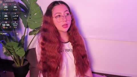 nicolle_evanss_ online show from November 15, 6:33 am