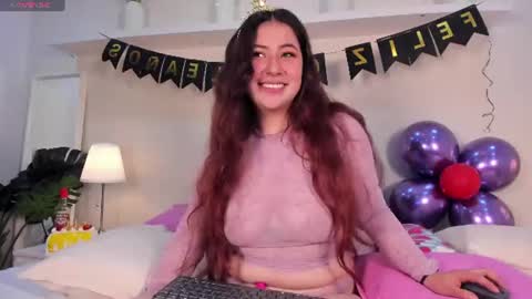 nicolle_evanss_ online show from July 11, 4:04 am