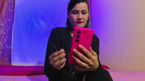 Snapshot of nicolle_gomes chatting on April 28, 2:21 am nicolle gomes online show from April 28, 2:21 am