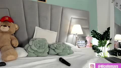 Snapshot of nicolle_mays chatting on January 23, 7:40 pm Nicolle Mays online show from January 23, 7:40 pm