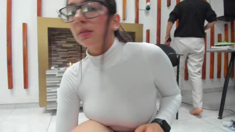 Snapshot of nicolle_mays chatting on February 15, 4:01 pm Nicolle Mays online show from February 15, 4:01 pm