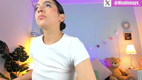 Snapshot of nicolle_mays chatting on February 22, 1:13 pm Nicolle Mays online show from February 22, 1:13 pm