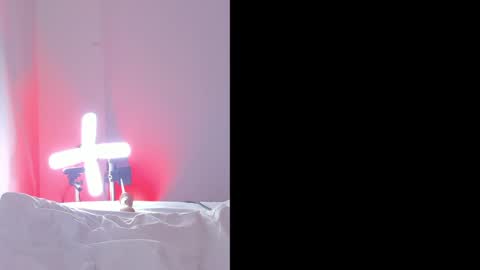 Nicolle Saenzz online show from February 4, 2:28 am