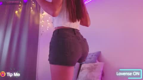 Nicolle online show from February 1, 9:30 am