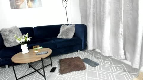 Nicolle Lima online show from April 11, 12:59 am