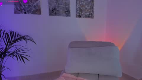 Snapshot of nicollewest_ chatting on June 14, 10:45 pm Nicollewest online show from June 14, 10:45 pm