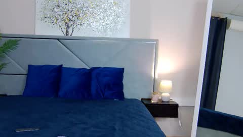 NicolRos online show from October 27, 1:48 pm