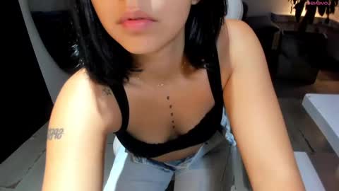 NicolRoss online show from December 13, 4:22 am