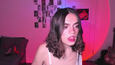 Snapshot of nightfloatt chatting on October 14, 8:48 am Daisy online show from October 14, 8:48 am