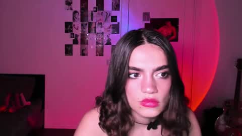 Snapshot of nightfloatt chatting on October 15, 3:45 pm Daisy online show from October 15, 3:45 pm