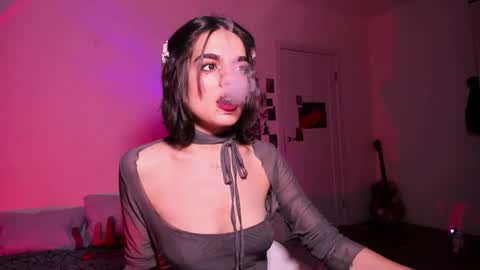 Snapshot of nightfloatt chatting on December 3, 2:37 pm Daisy online show from December 3, 2:37 pm