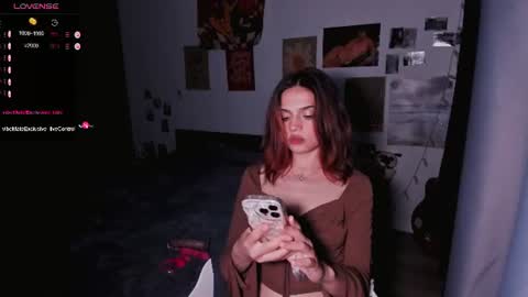 Snapshot of nightfloatt chatting on June 26, 7:18 pm Daisy online show from June 26, 7:18 pm