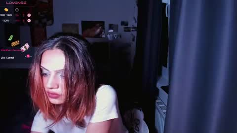 Snapshot of nightfloatt chatting on July 3, 7:53 pm Daisy online show from July 3, 7:53 pm