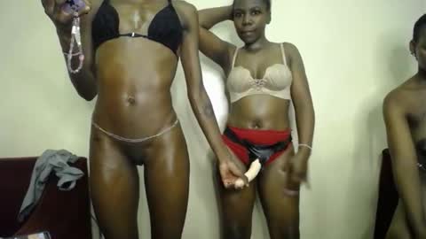 Snapshot of nightnurse_xx chatting on October 18, 8:31 pm Tina online show from October 18, 8:31 pm
