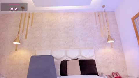 NiiaMoore online show from January 17, 8:11 pm