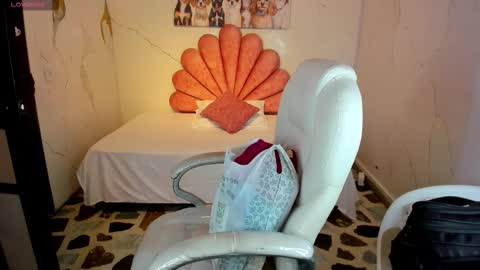 Anni online show from December 19, 5:09 pm