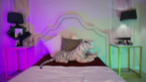 nicole online show from April 17, 3:59 pm